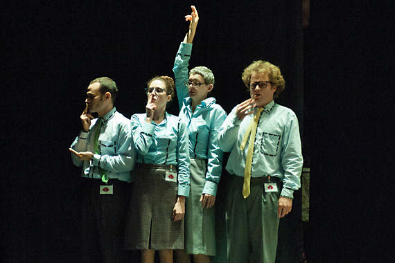 Th��tre: 1984 d'apr�s George Orwell, mise en sc�ne de Matthias Urban avec Valerio Scamuffa, Lucie Rausis, Val�rie Liengme, Vincent Fontannaz