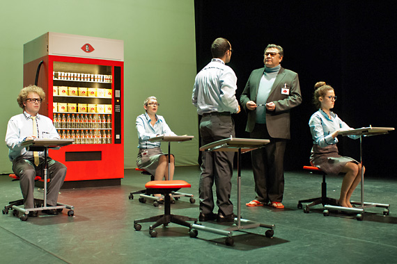 Th��tre: 1984 d'apr�s George Orwell, mise en sc�ne de Matthias Urban avec Vincent Fontannaz, Val�rie Liengme, Valerio Scamuffa, Thierry Jorand, Lucie Rausis