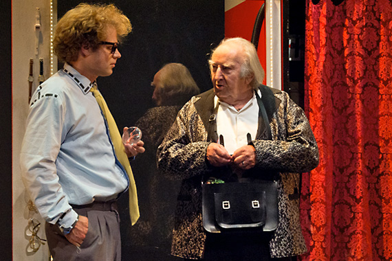 Th��tre: 1984 d'apr�s George Orwell, mise en sc�ne de Matthias Urban avec Vincent Fontannaz et Maurice Aufair