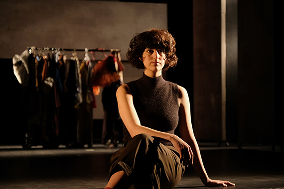 Th��tre: Les femmes savantes, de Moli�re, mise en sc�ne de Vincent Bonillo, costumes Karine Dubois, photo de Philippe Pache