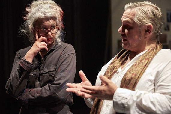 Th��tre: Tableau d'une ex�cution, de Howard Barker, mise en sc�ne de Vincent Bonillo, costumes Karine Dubois, photo de Martin Reeve