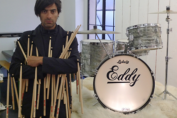Solo et Eddy, performance de St�phane Vecchione avec une batterie