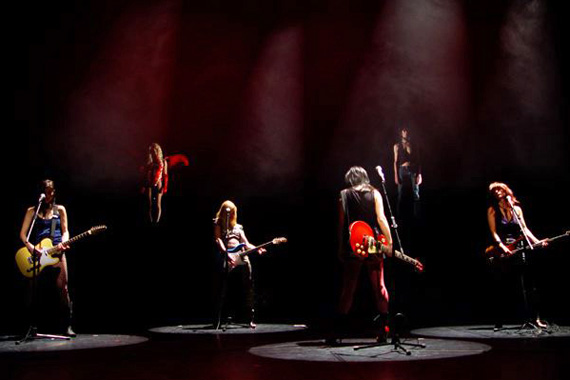 Th��tre: Les filles et les gar�ons, un projet de Massimo Furlan