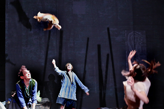 Th��tre: Le th��tre sauvage, mise en sc�ne de Guillaume B�guin, costumes Karine Dubois
